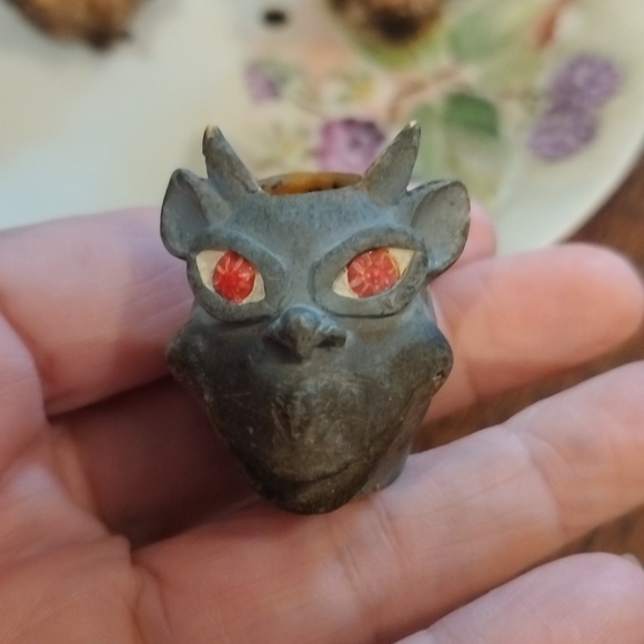 Cigarette Snuffers.  Housecshelf4 - Picture 3 of 4